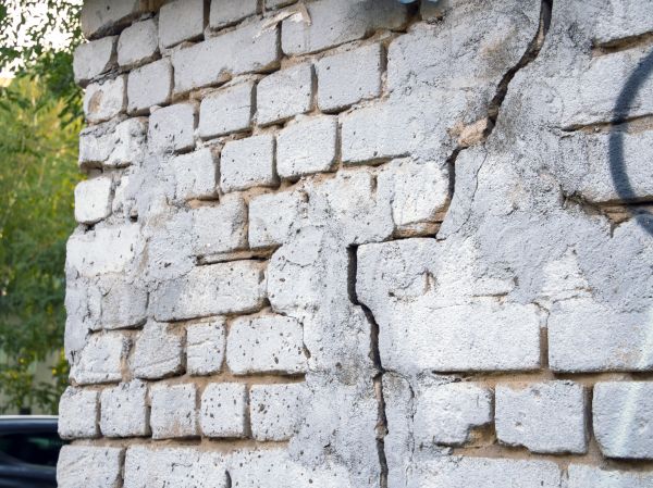 Cracked Brick Wall Repair in Alpharetta